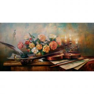 Розы и скрипка на столе
