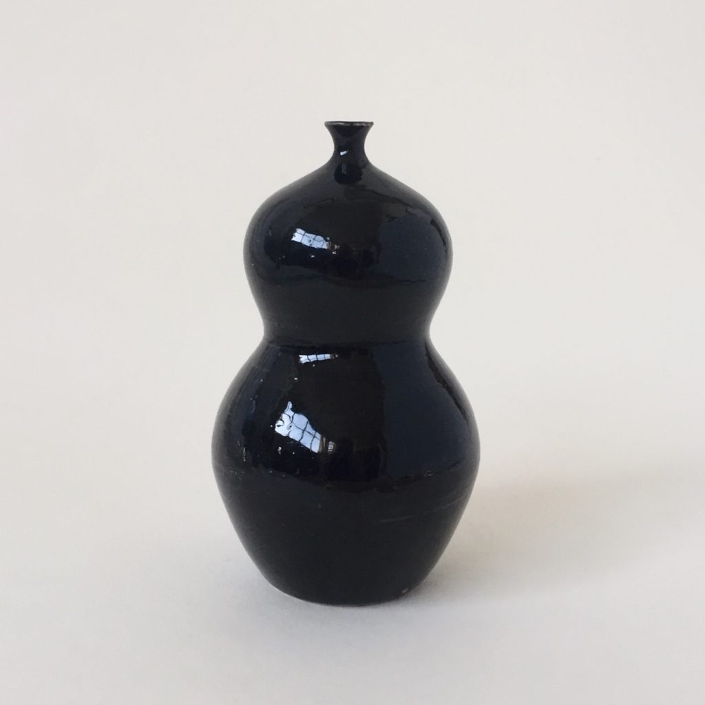 Керамическая ваза 18