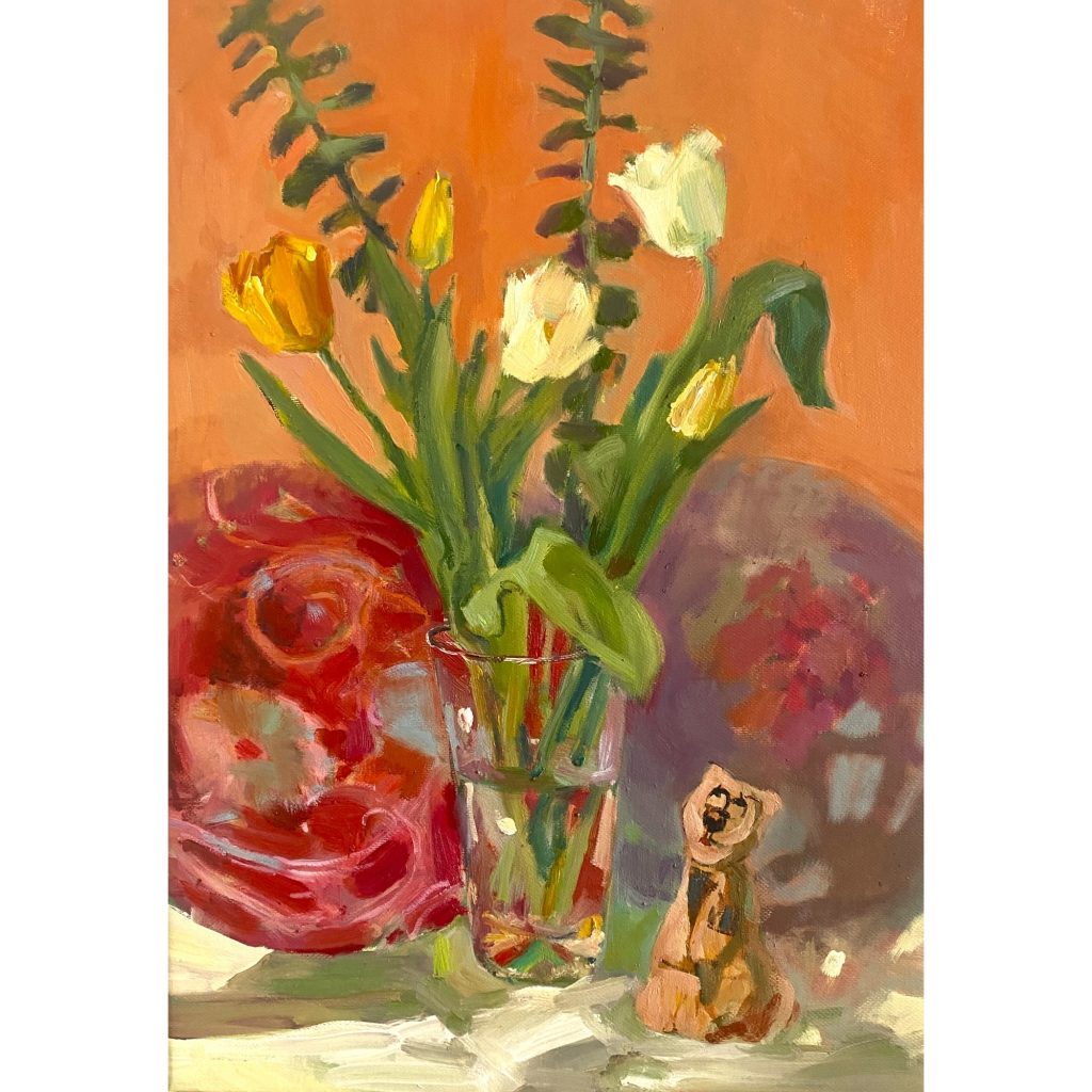 Букет тюльпанов и игрушечный мишка