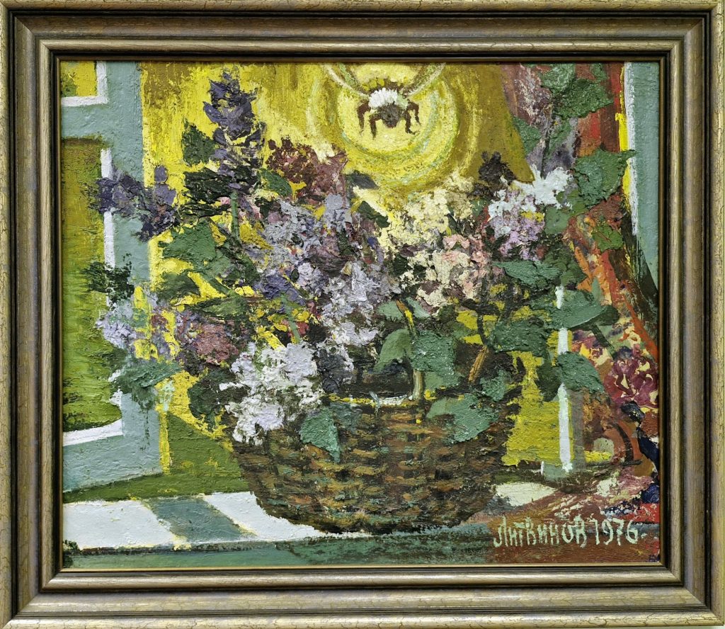 Сирень и шмель