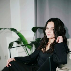 Попова Елена
